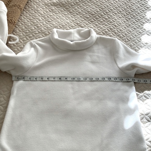 Tommy Hilfiger white women’s faux fur 100% polyester sweater Size M - Picture 4 of 7